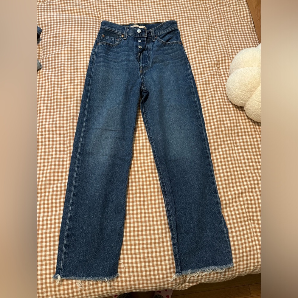 Levi's Premium Ribcage Straight Ankle Jeans